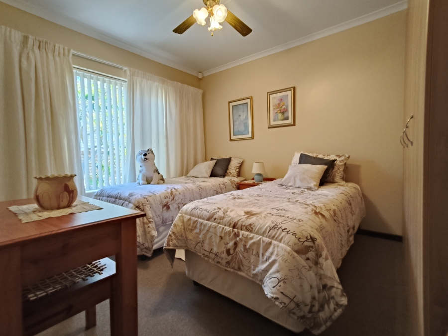 3 Bedroom Property for Sale in Wavecrest Eastern Cape